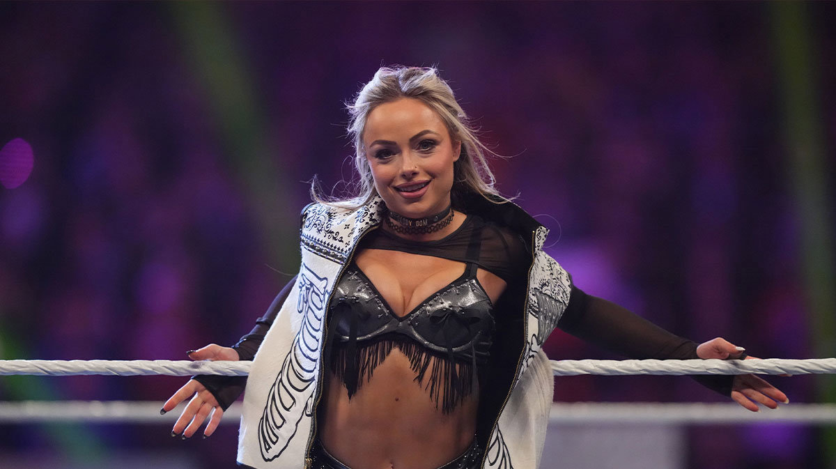 Wwe S Liv Morgan Teases Couple Failed Dm Sliders On Hot Ones